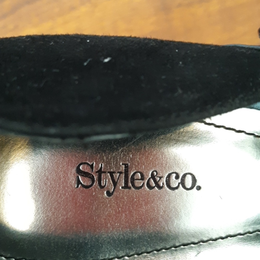 Shoes - Picture 3 of 3